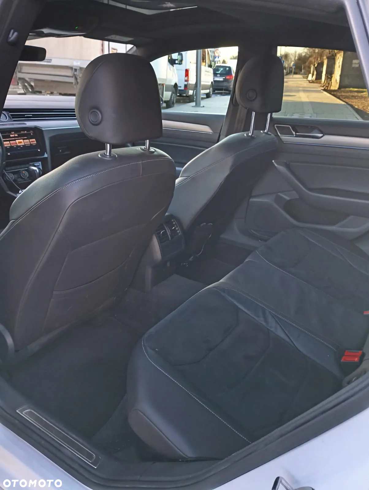 Volkswagen Arteon 2.0 TDI Bi-Turbo SCR 4Mot R-Line DSG - 9