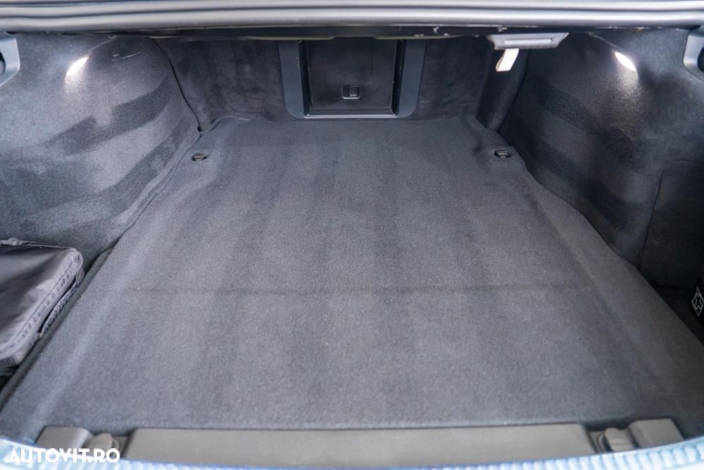 Mercedes-Benz S - 12