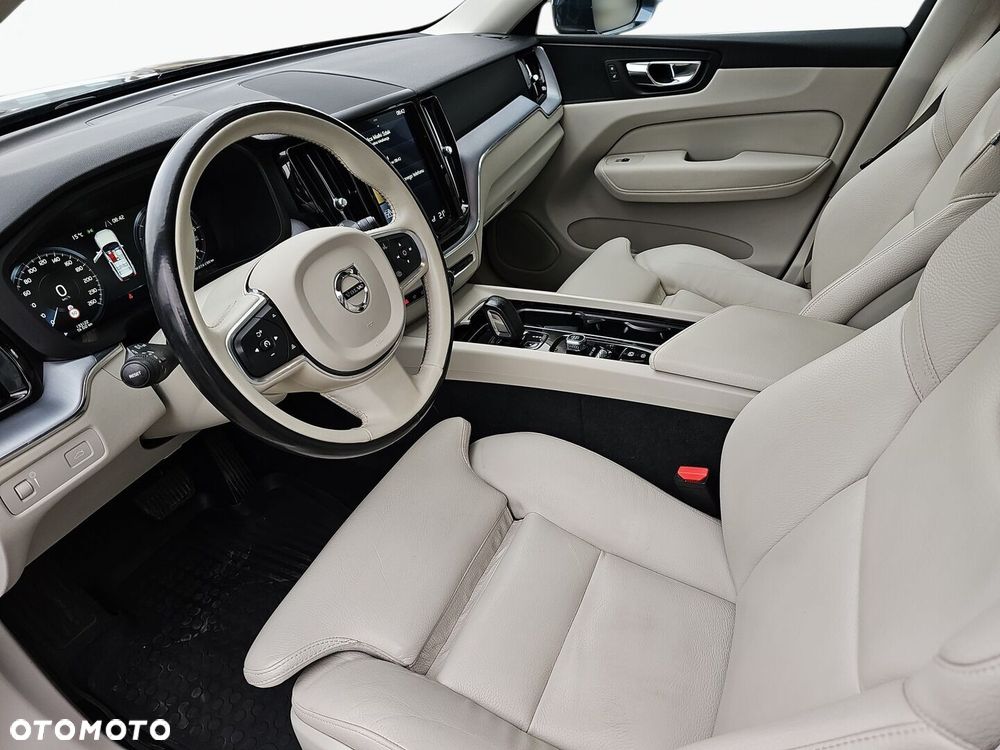 Volvo XC 60 B4 D AWD Momentum Pro - 15