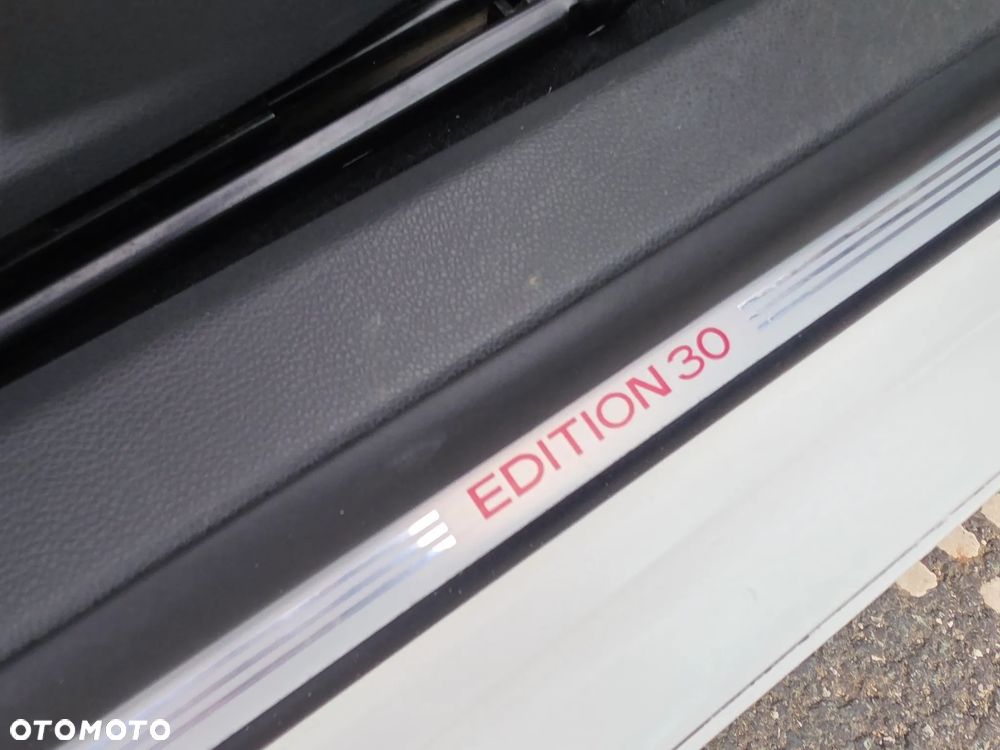 Volkswagen Golf 2.0 GTI Edition 30 - 9
