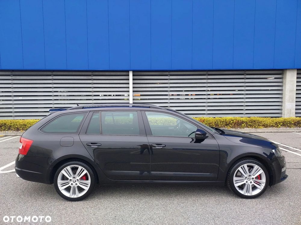 Skoda Octavia 2.0 TDI DSG RS - 9