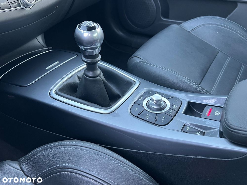 Renault Laguna dCi 180 FAP GT - 12