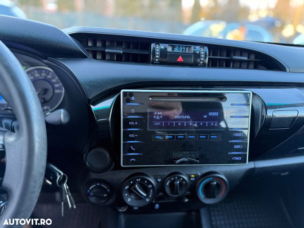 Toyota Hilux 4x4 Double Cab M/T Comfort - 23