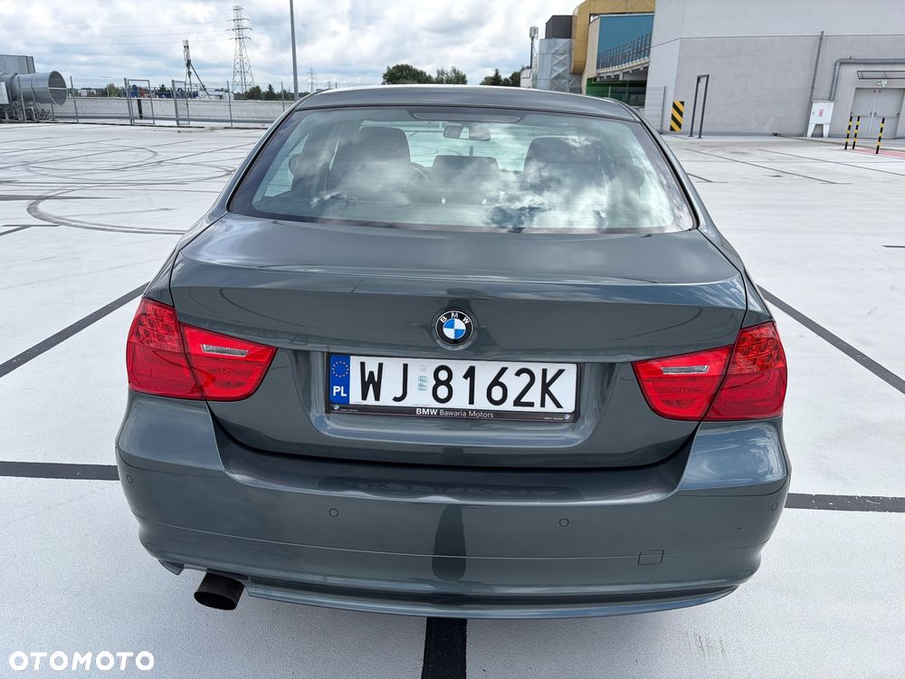 BMW Seria 3 318i - 2