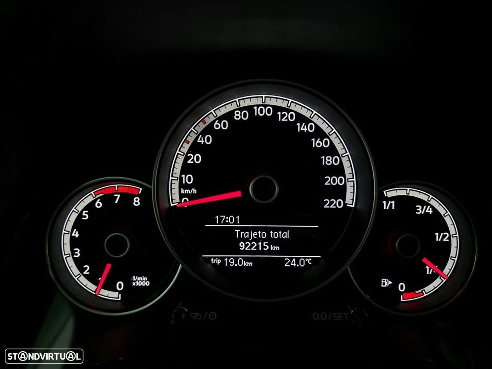 VW Up! 1.0 Move Color - 15