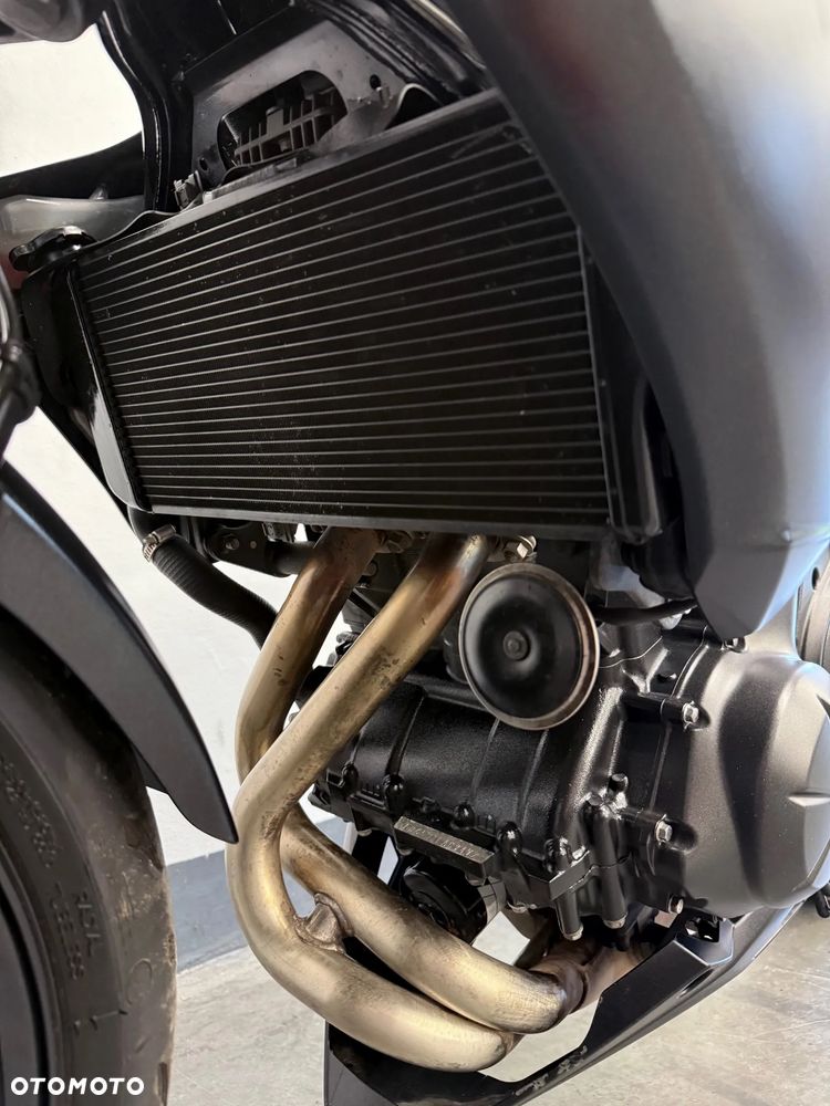 Kawasaki ER - 25