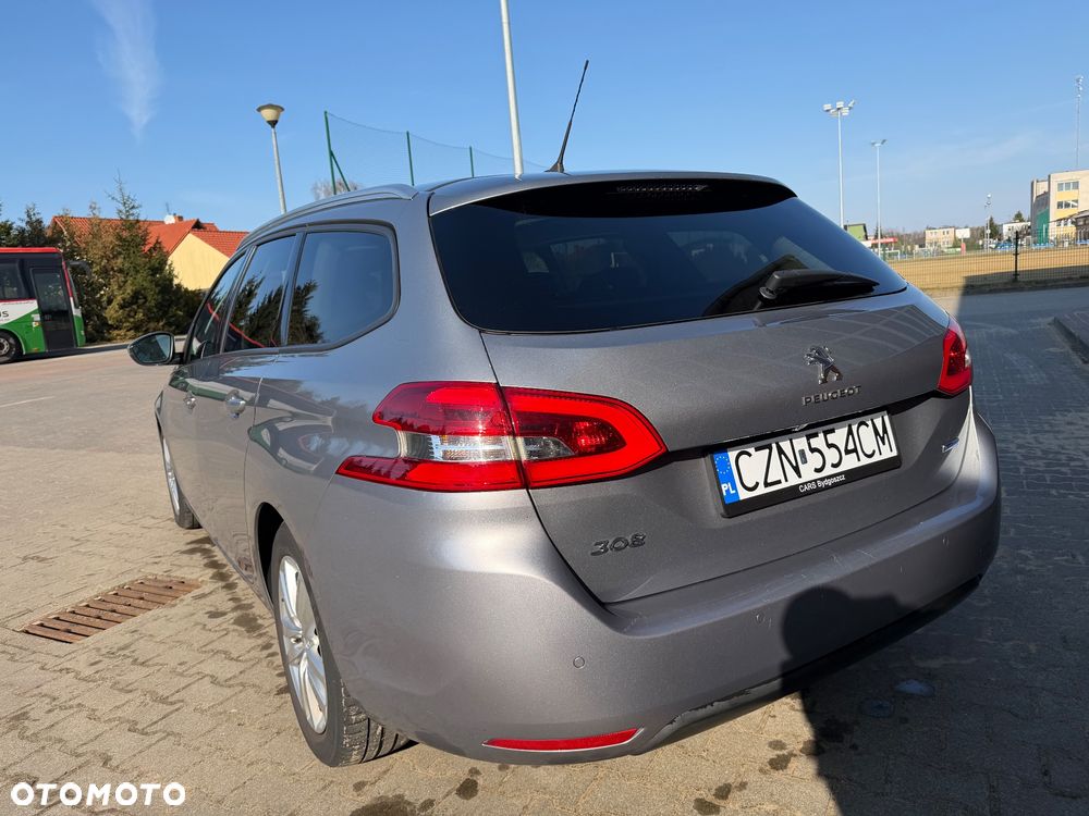 Peugeot 308 1.6 BlueHDi Allure S&S - 24