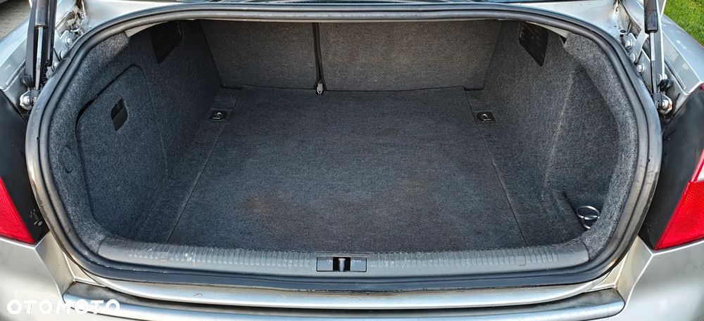 Audi A4 Limousine - 15