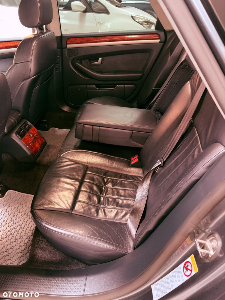 Audi A8 - 8