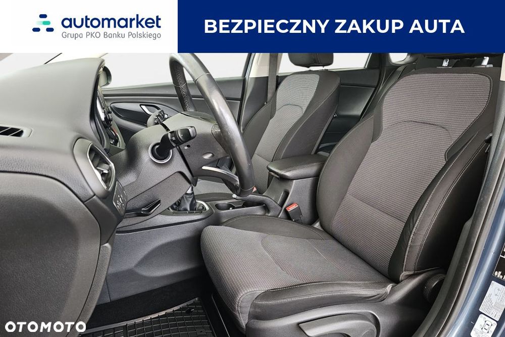 Hyundai i30 1.5 DPI Classic + - 11