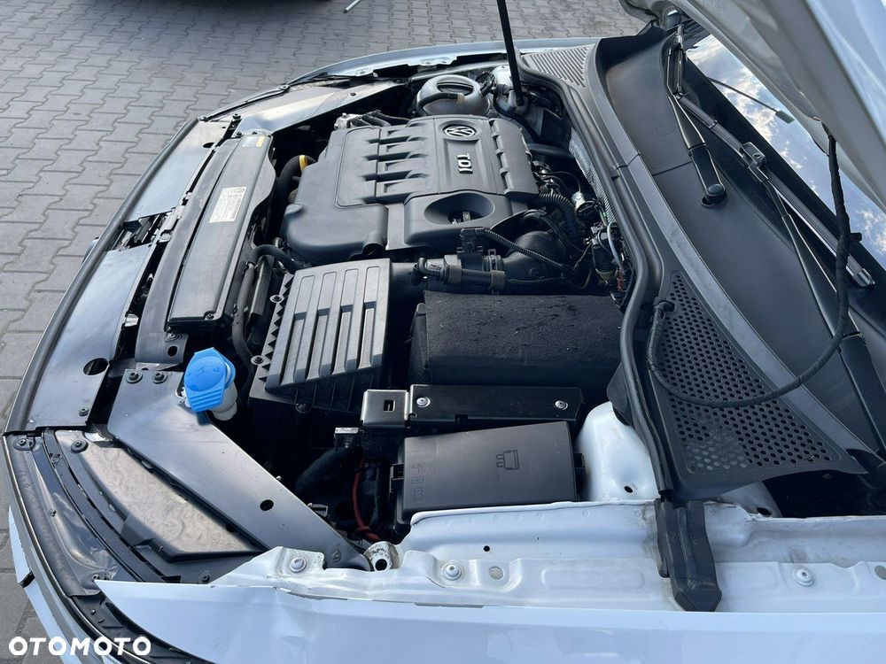 Volkswagen Passat - 13