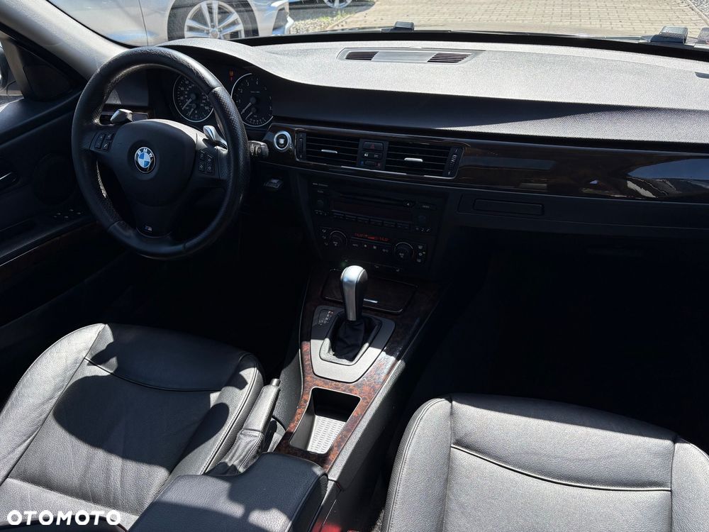 BMW Seria 3 325i xDrive - 7