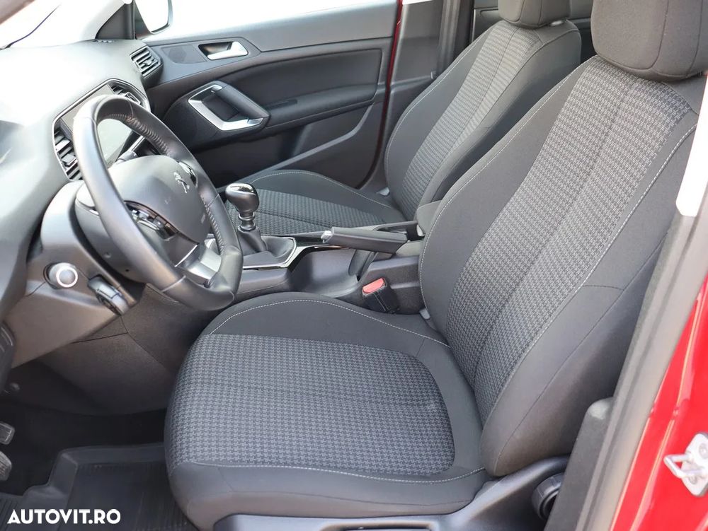 Peugeot 308 1.2 L PureTech Turbo S&S Active - 9