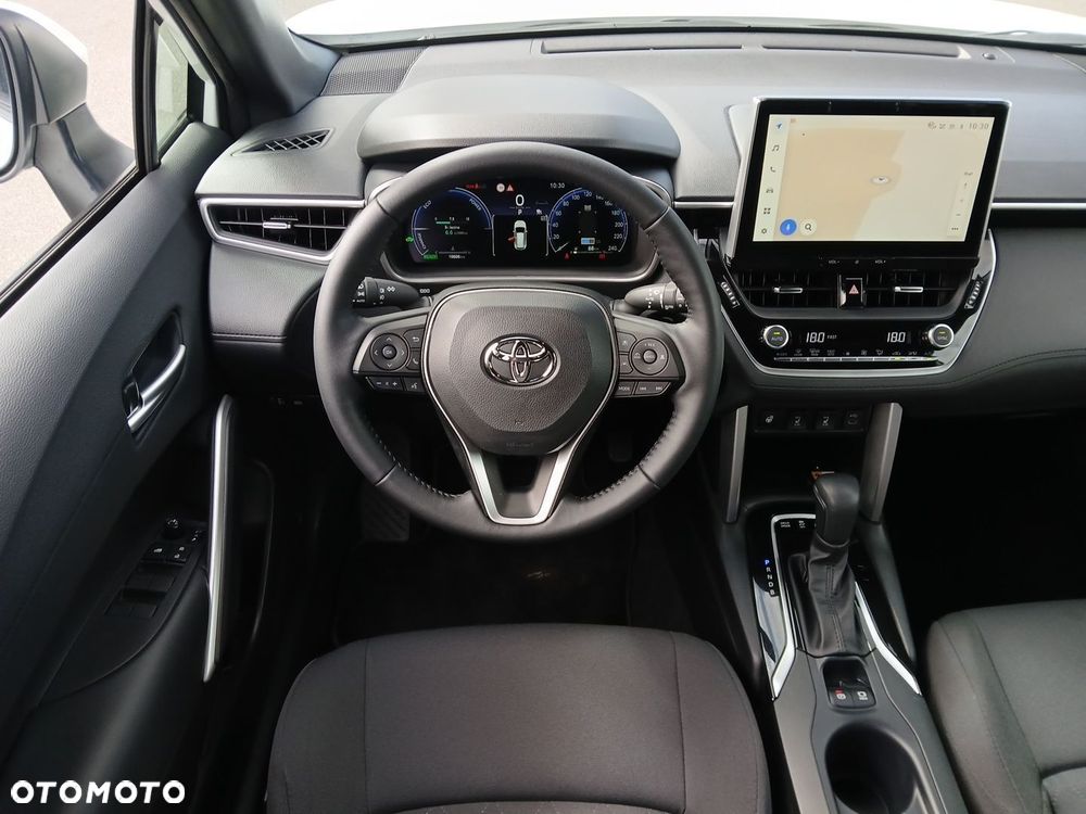 Toyota Corolla Cross - 24