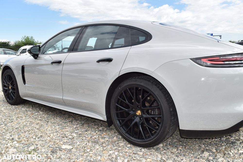 Porsche Panamera - 15