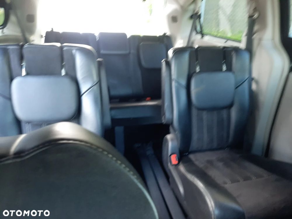 Lancia Voyager 3.6 Platinum - 11