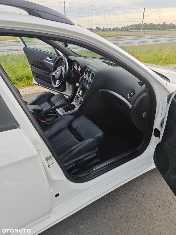 Alfa Romeo 159 2.4JTDM ti - 16