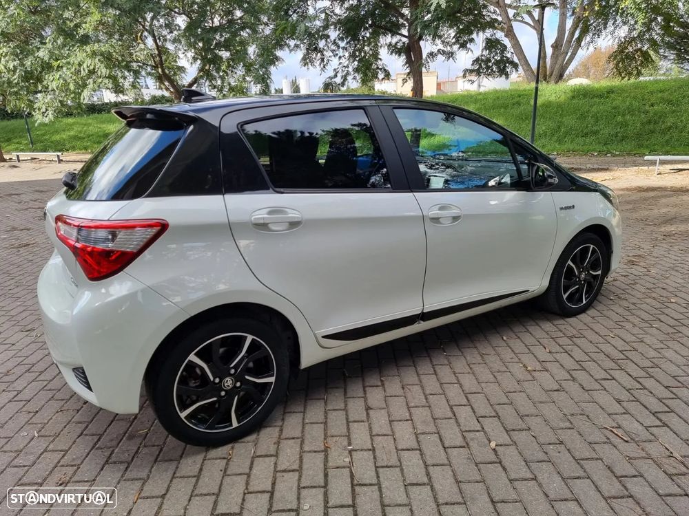 Toyota Yaris 1.5 HSD Square Collec.White - 6