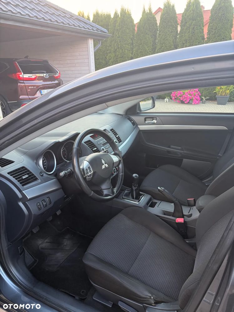 Mitsubishi Lancer - 11