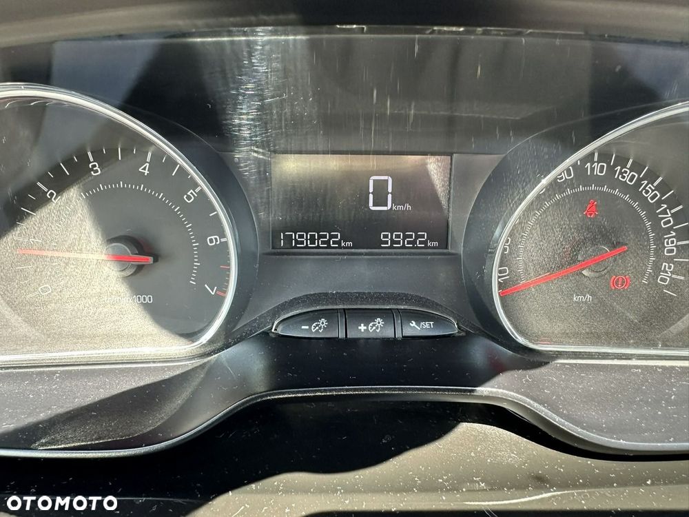 Peugeot 208 1.2 PureTech Active - 18