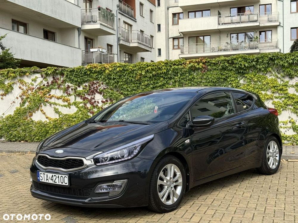 Kia Ceed - 11