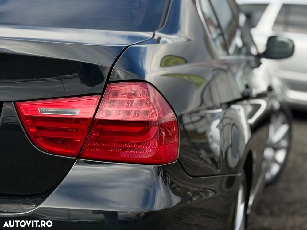 BMW Seria 3 318d DPF Touring Edition Exclusive - 20