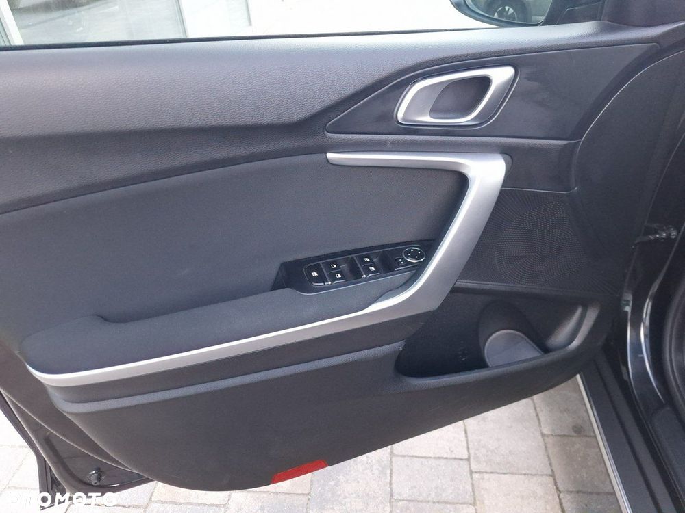 Kia XCeed 1.5 T-GDI M - 13