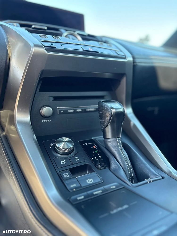 Lexus Seria NX 300h AWD F Sport - 6