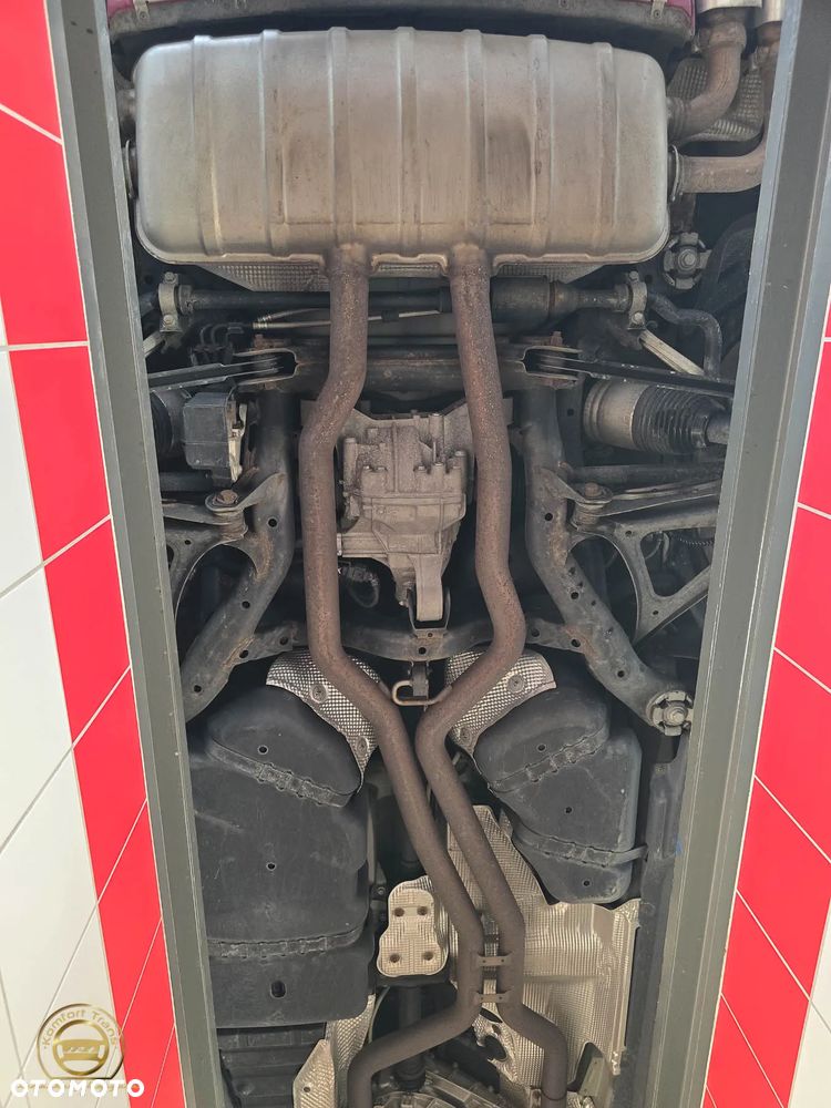 Porsche Cayenne Turbo S - 21