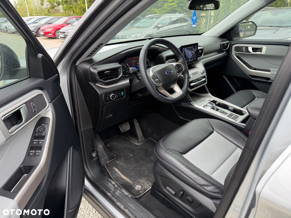 Ford Explorer - 24
