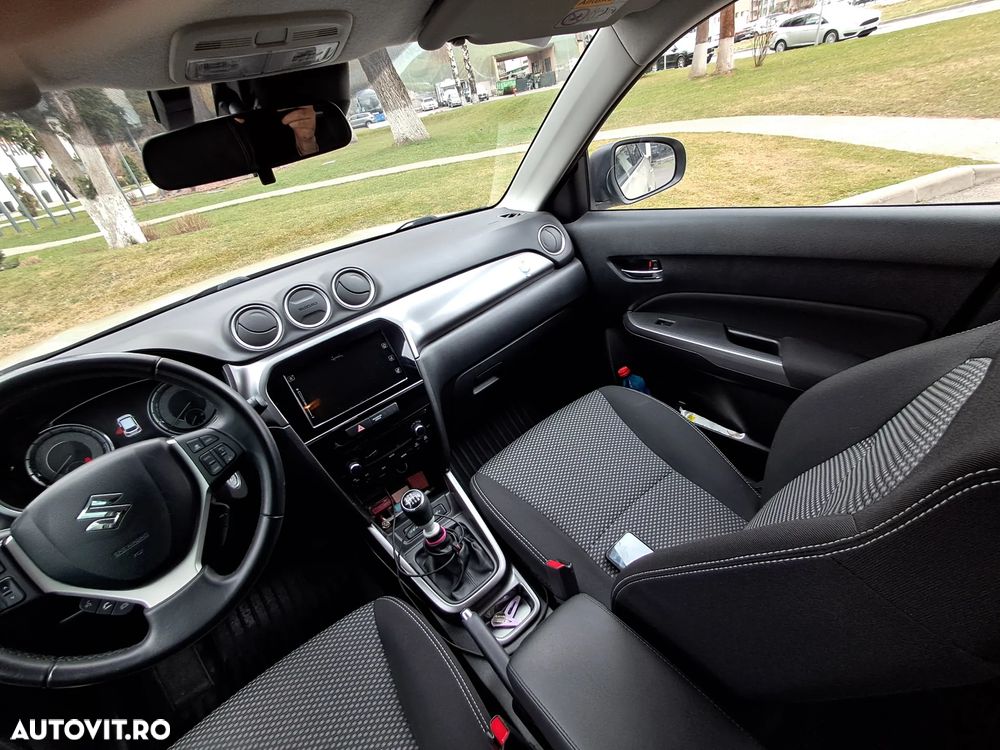 Suzuki Vitara 1.4 Boosterjet MHEV Passion - 14