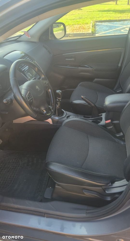 Peugeot 4008 - 8