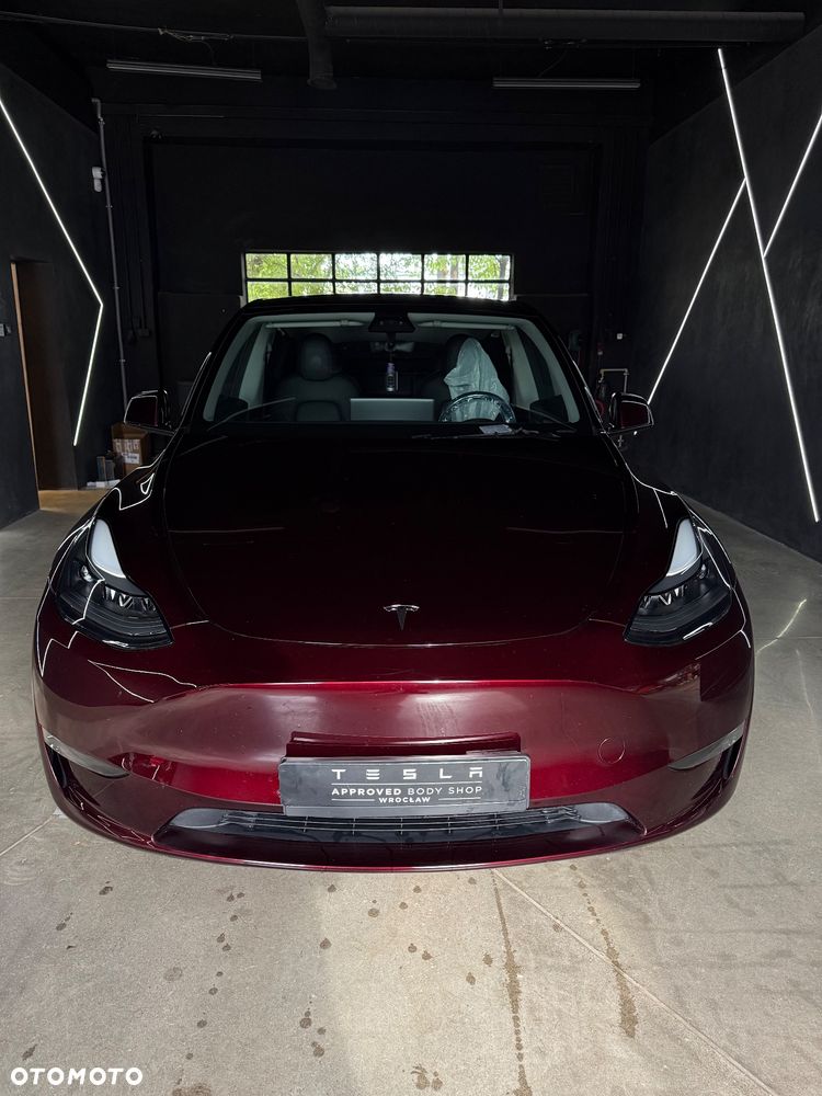 Tesla Model Y - 1