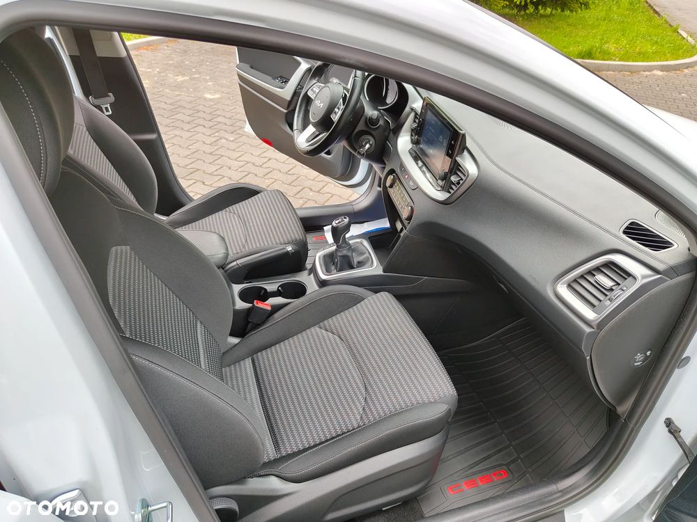 Kia Ceed 1.5 T-GDI Business Line - 21