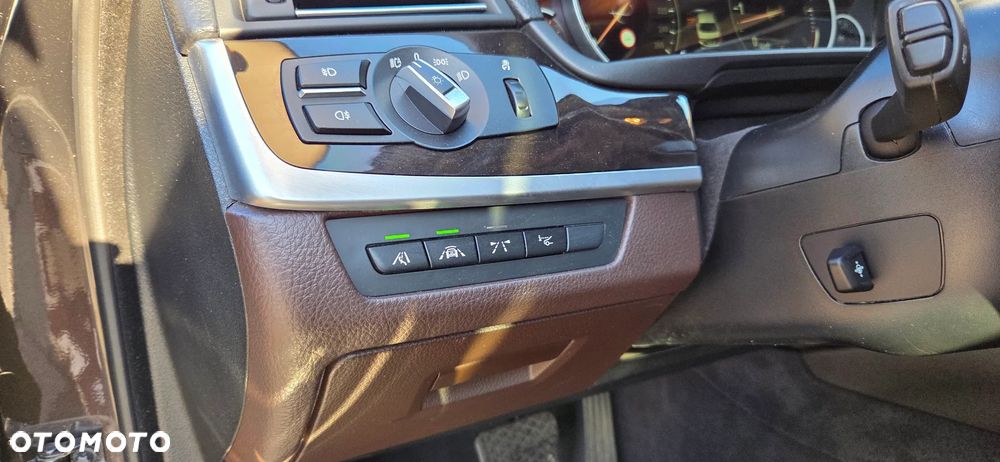 BMW Seria 5 535d xDrive Sport-Aut Luxury Line - 11