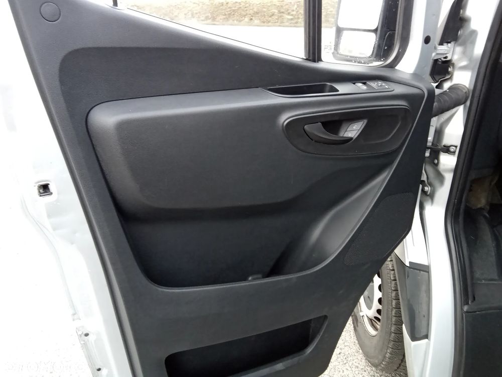 Mercedes-Benz SPRINTER - 24
