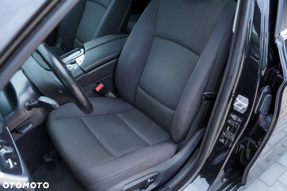 BMW Seria 5 520d Touring Sport Line - 20
