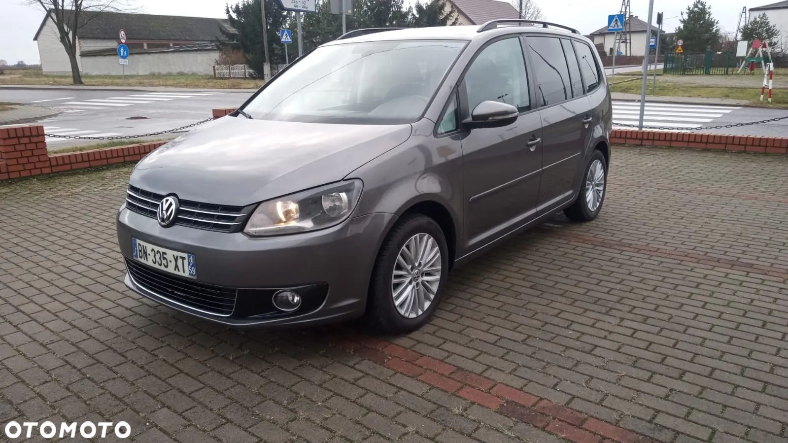 Volkswagen Touran - 1