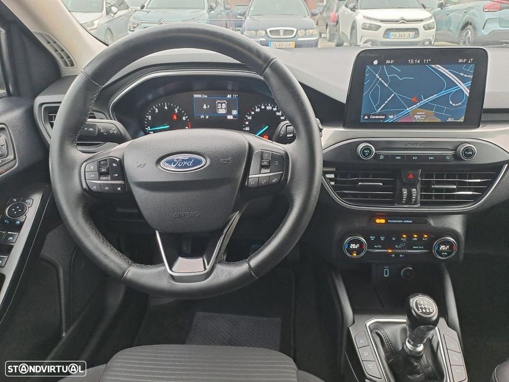 Ford Focus 1.0 EcoBoost S&S TITANIUM - 12