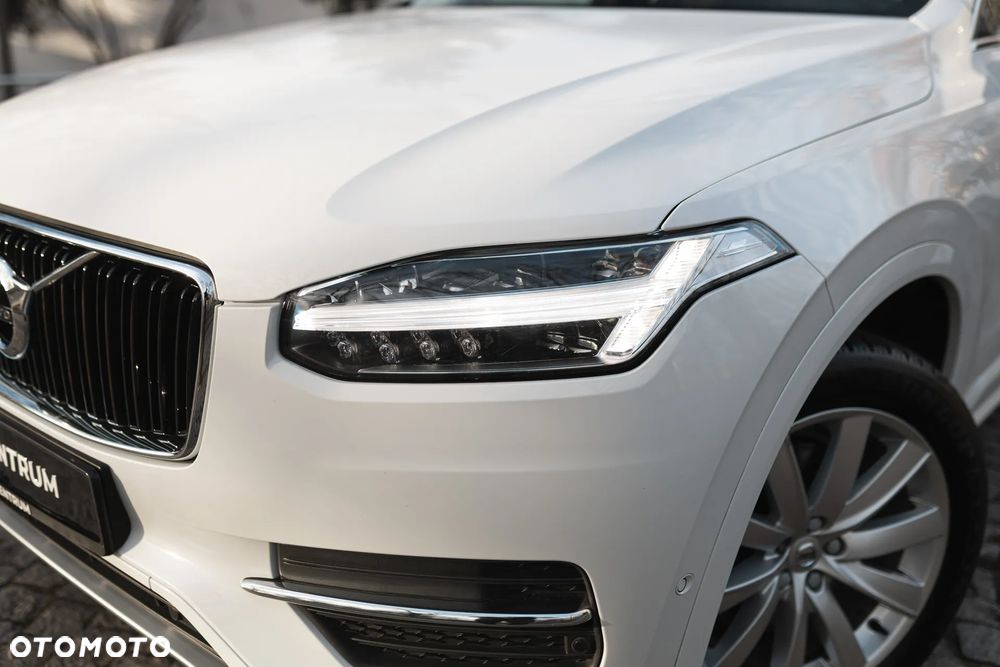 Volvo XC 90 D5 AWD Momentum - 11