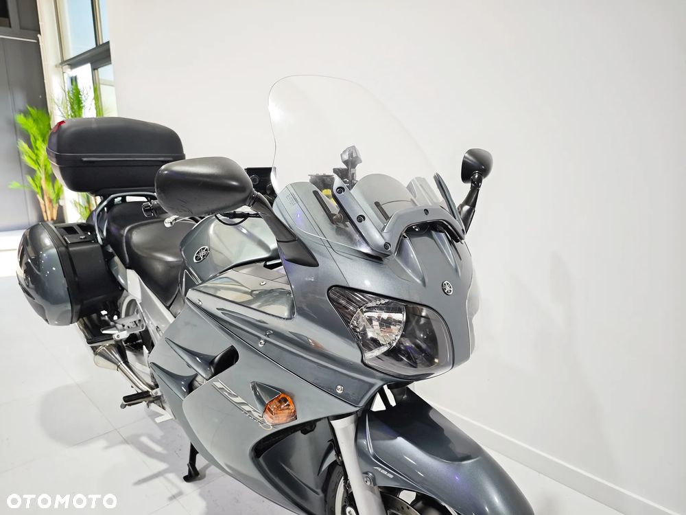 Yamaha FJR - 6