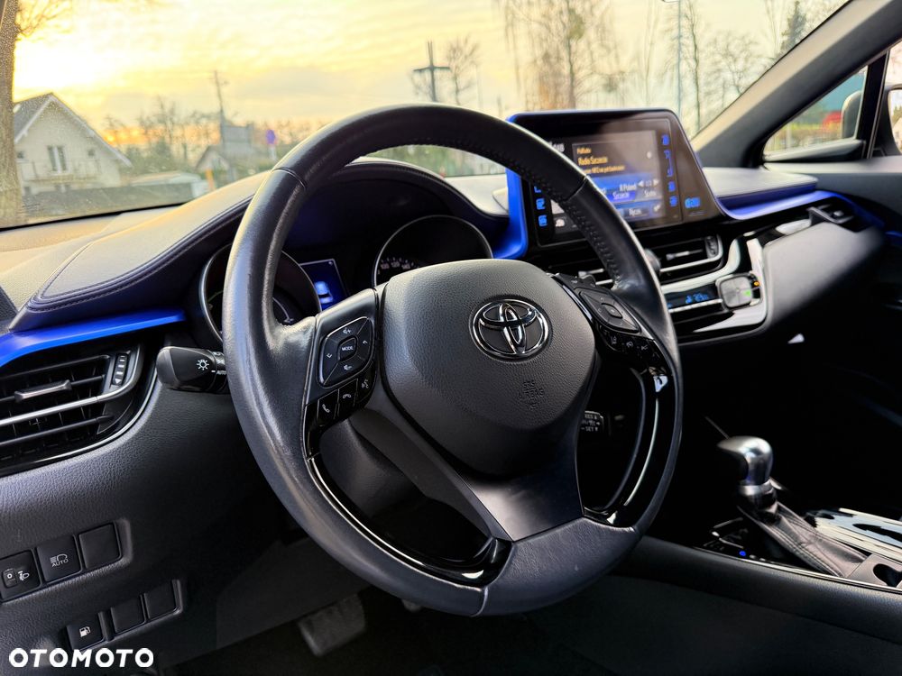 Toyota C-HR Business-Edition - 8