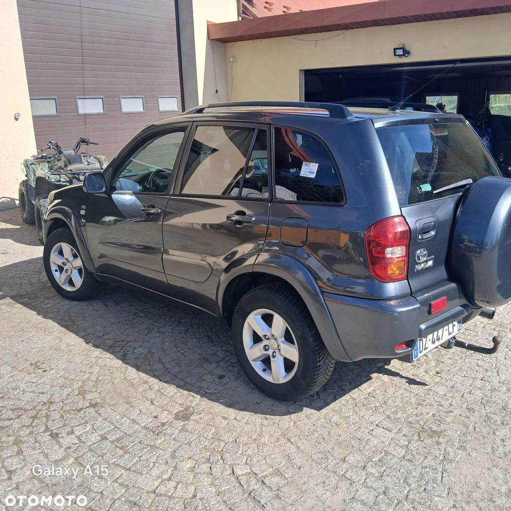 Toyota RAV4 D-4D 4x4 - 2