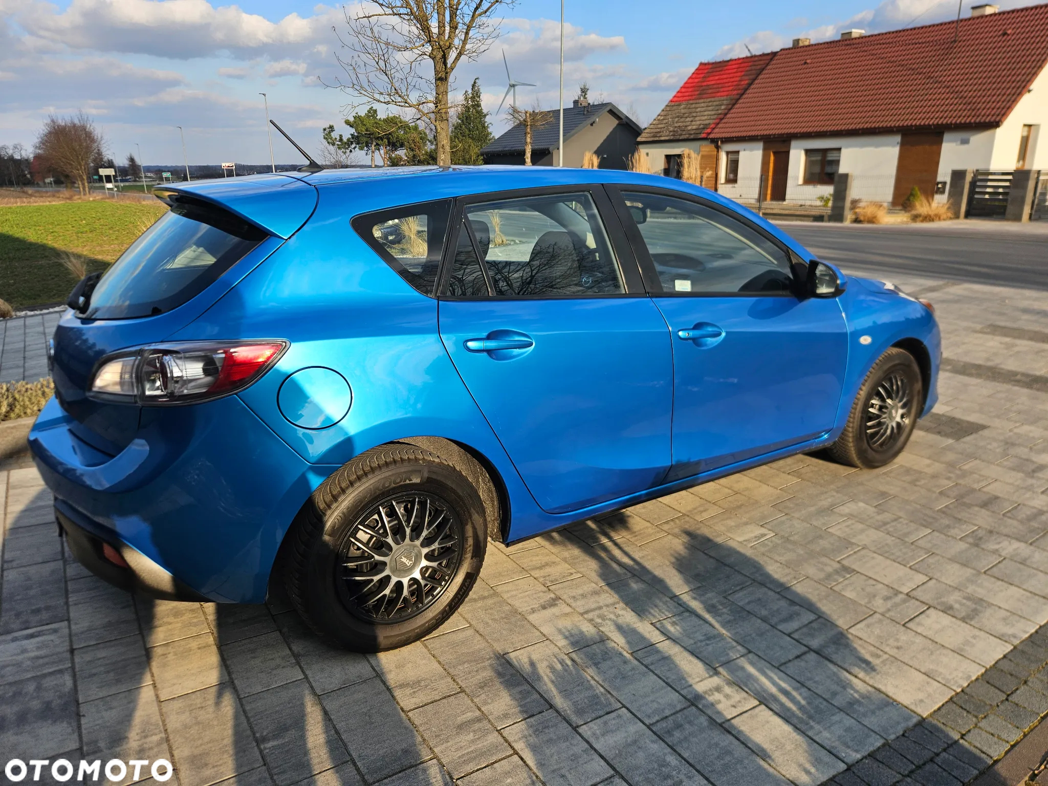 Mazda 3 1.6 Active + - 7