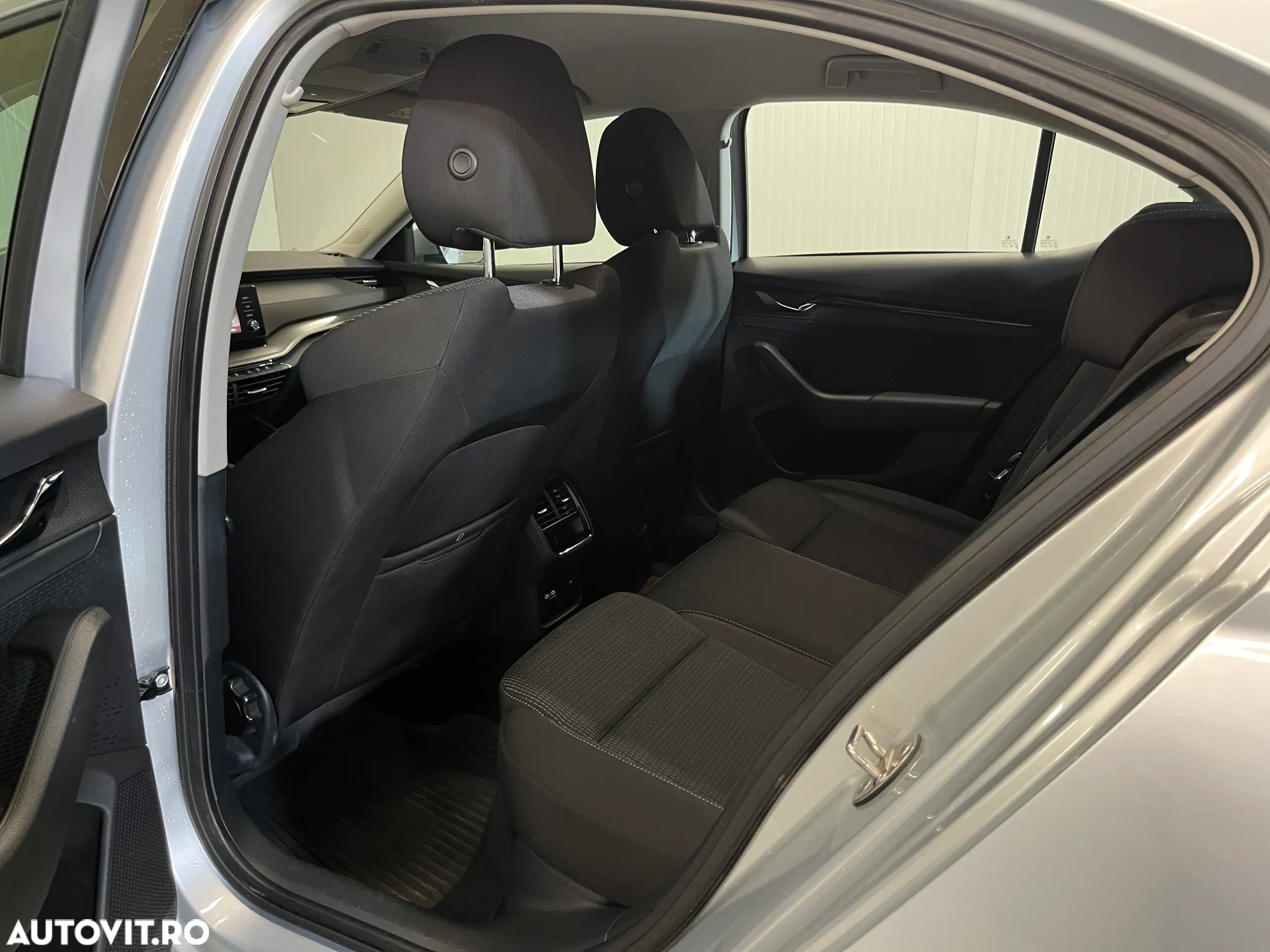 Skoda Octavia 2.0 TDI DSG Ambition - 8
