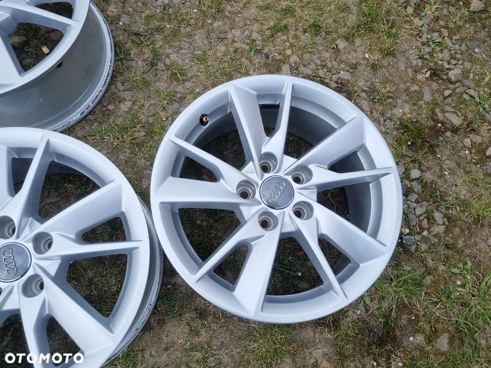 AUDI A4 B8,B9,8W0601025B ,A6 alufelgi 7X16 ET35 5X112 3szt,super stan - 3