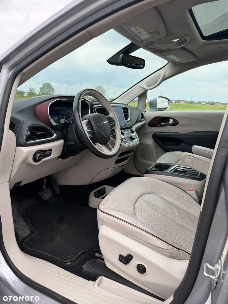 Chrysler Pacifica - 9