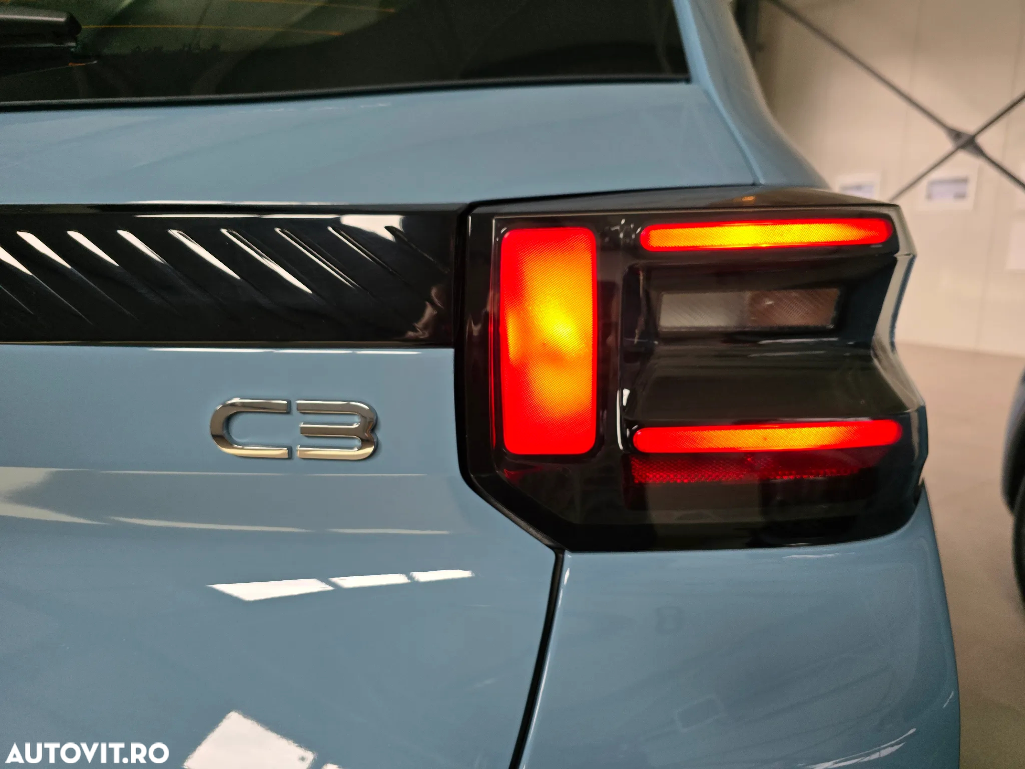 Citroën C3 1.2 PureTech 100 S&S BVM6 YOU! - 4