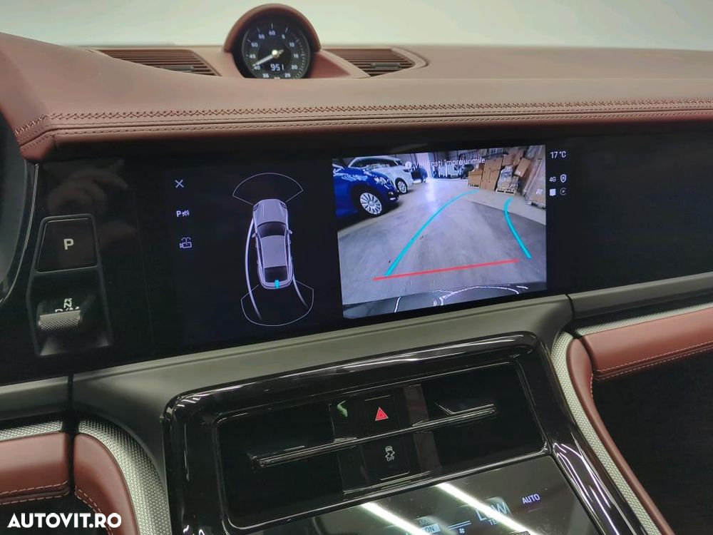 Porsche Panamera 4 E-Hybrid - 12