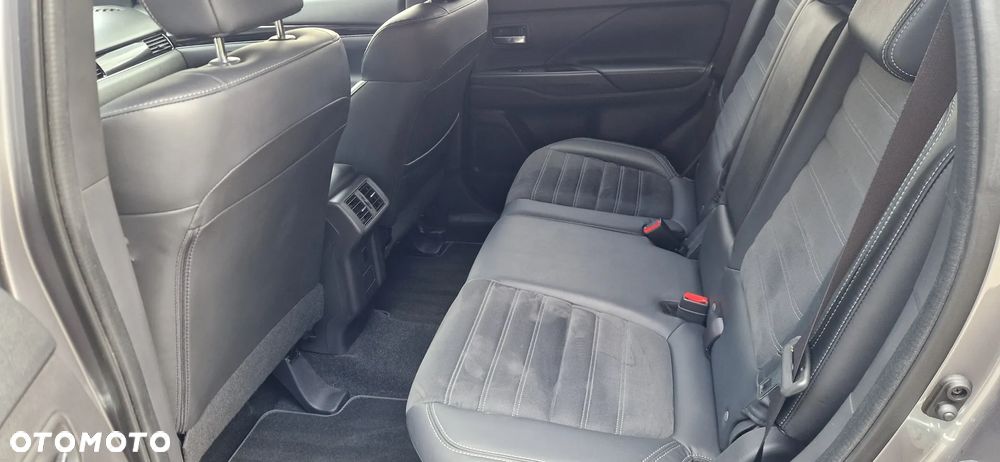 Mitsubishi Outlander 2.0 2WD CVT Diamant Edition+ - 14